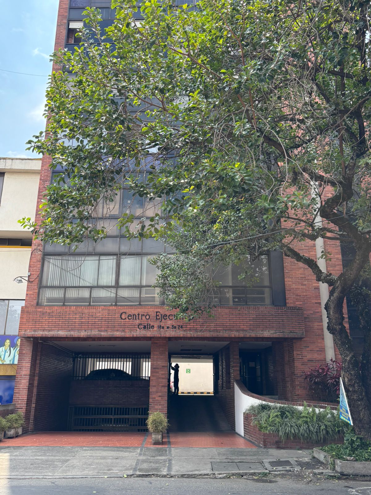 OFICINA CENTRO EJECUTIVO (Cali)
